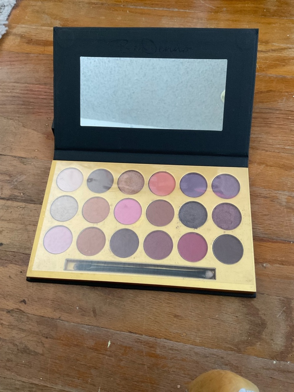 Neutral & Pink Eyeshadow Palette - Versatile Matte and Shimmer Shades